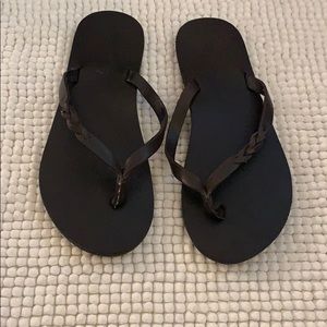 American Eagle Flip Flops